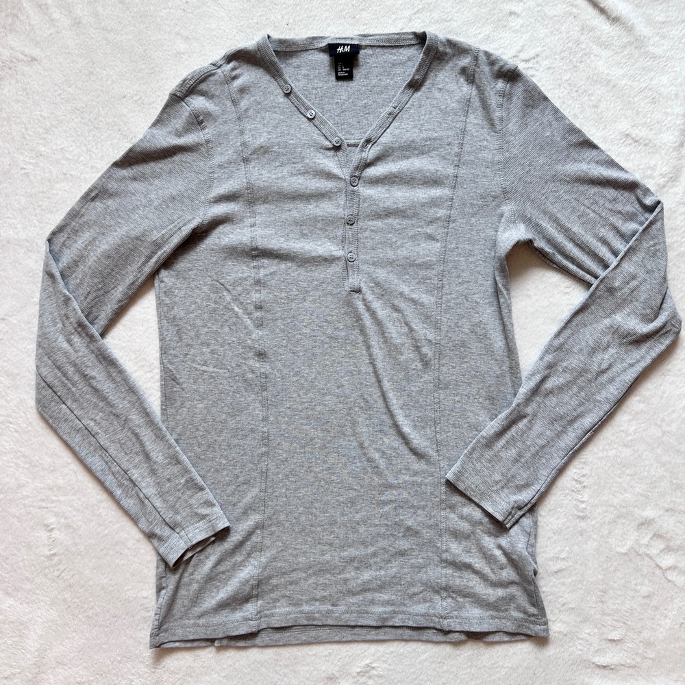 H&M Gray Ribbed Long Sleeve Tee